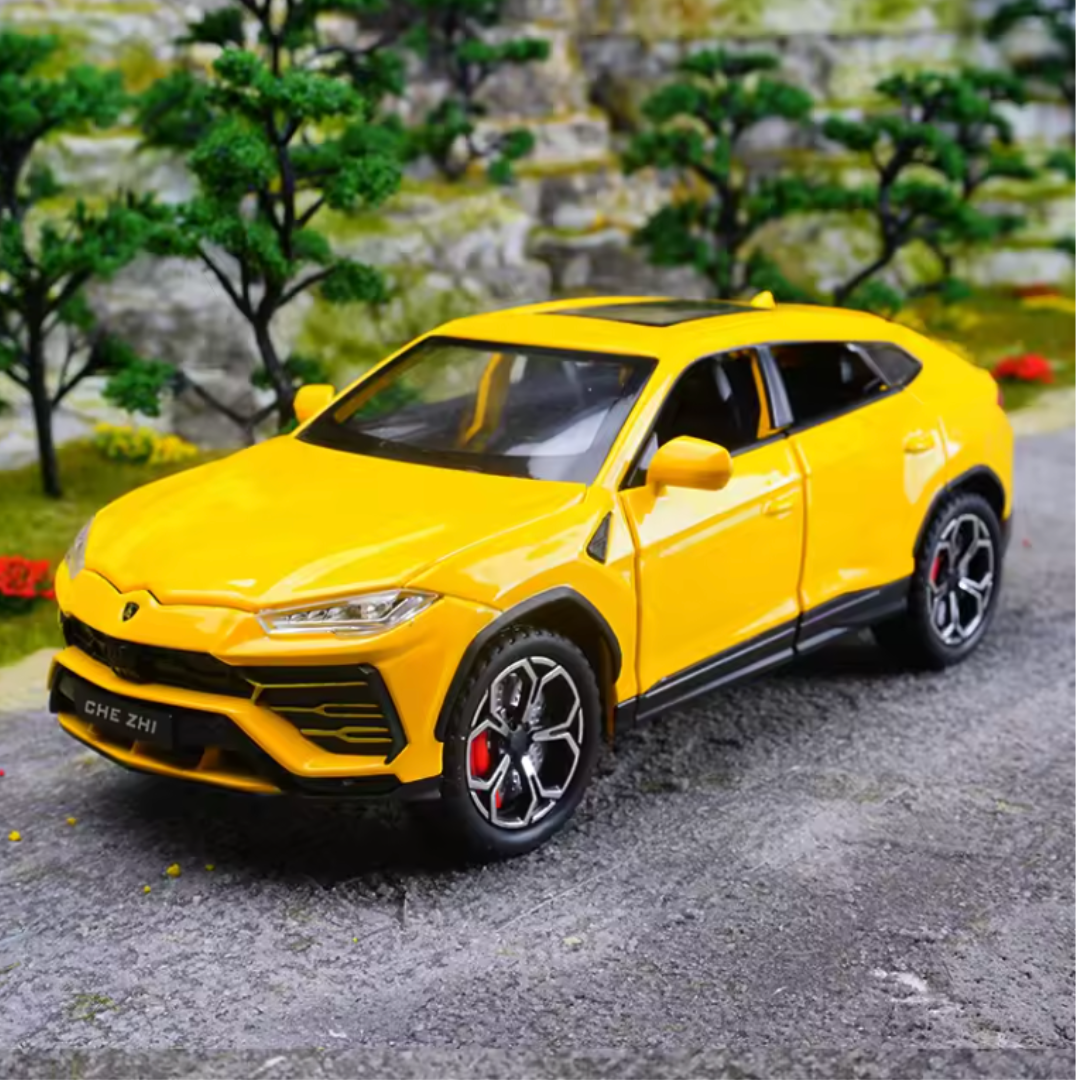 Lamborghini Urus - 1:24 Scale Model