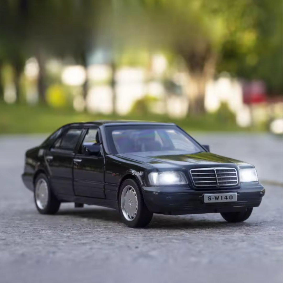 Classic S-W140 Model Car - 1:24 Scale